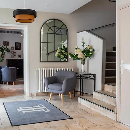 Le Tivoli Theopolis 2*