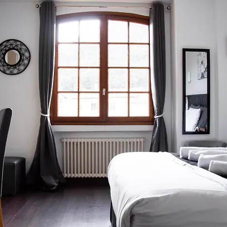 Отель Le Tivoli Theopolis Систерон