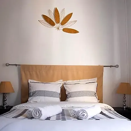 Отель Le Tivoli Theopolis Систерон