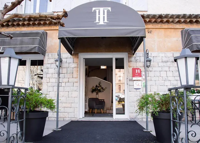 Le Tivoli Theopolis 2*